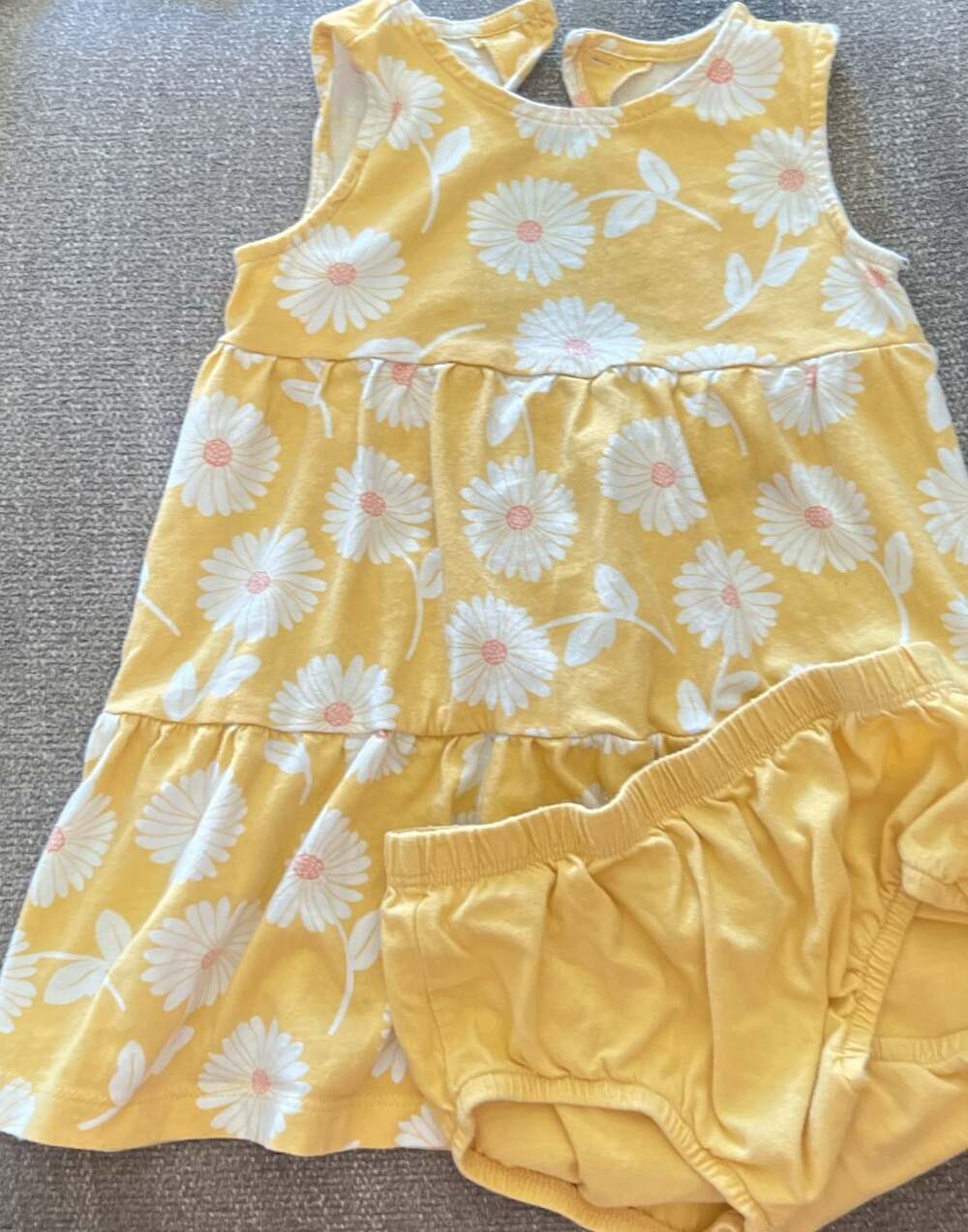 Carter's Daisy Dress and Bloomer Set Size 24M Yellow